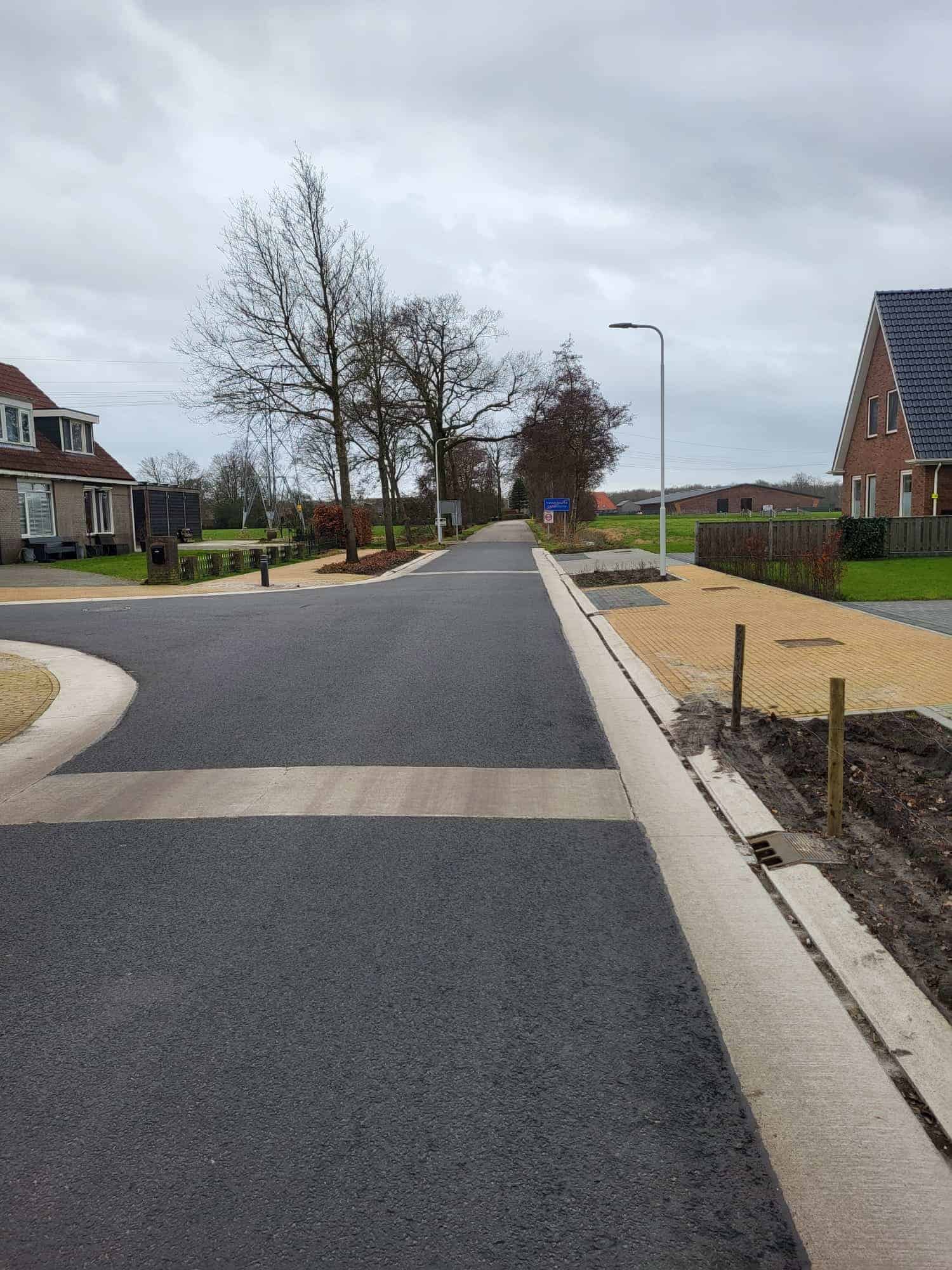 herinrichting haulsterweg jousterweg Haskerhorne in het werk gestorte betonbanden 2