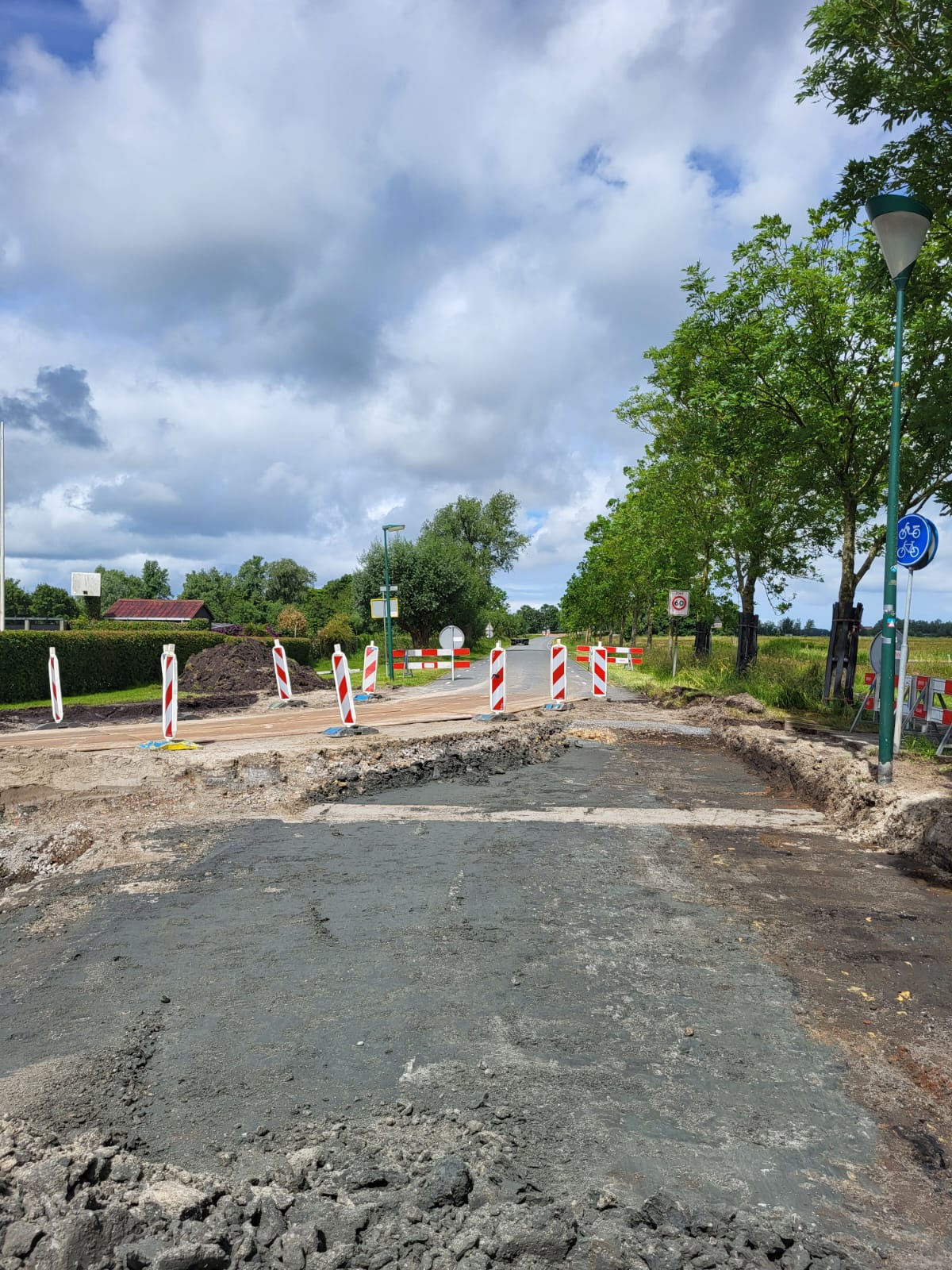 Herinrichting Tramstrjitte te Nijland Súdwest Fryslân asfalt fundering straatbakstenen 1